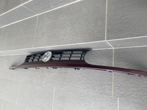 VW GOLF MK3 USED PURPLE GRILLE WITH VW BADGE 1H6 853 653 C
