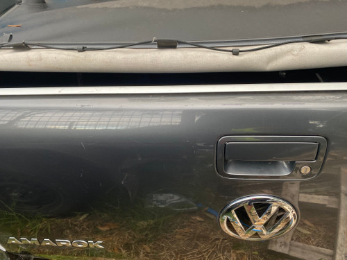 VW AMAROK DUAL CAB  USED TAILGATE IN INDIUM GREY  R7H PAINT CODE