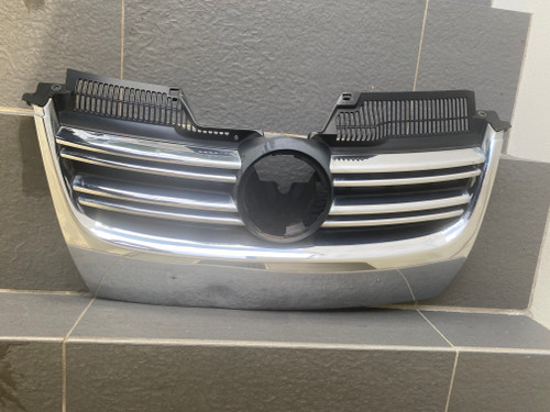 VW JETTA 2005-2010 USED FRONT CHROME GRILLE 1K5 853 651