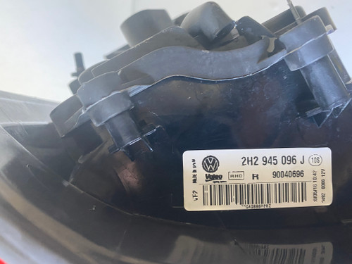 VW AMAROK V6 580 USED GENUINE RH SMOKED TAIL LIGHT 2H2 945 096 J
