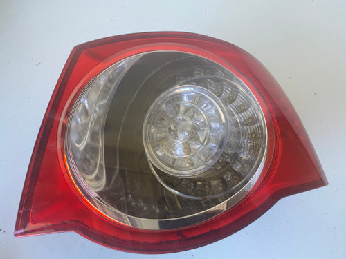 VW JETTA 2005-2010 USED RH OUTER TAIL LIGHT 1K5 945 096 G