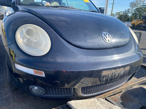 VW BEETLE 2005-2010 USED FRONT BUMPER COVER IN BLACK C9X PAINT CODE 1C0 807 221 P 