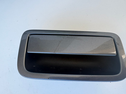 VW AMAROK USED TAILGATE HANDLE IN NATURAL GREY H7W PAINT CODE 2H5 829 505 C