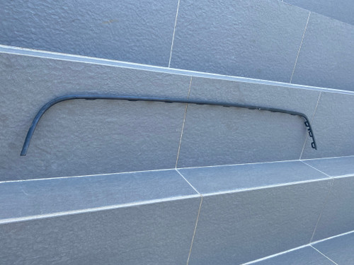 VW AMAROK EARLY 2010-2013 USED FRONT BAR LOWER INSERT 