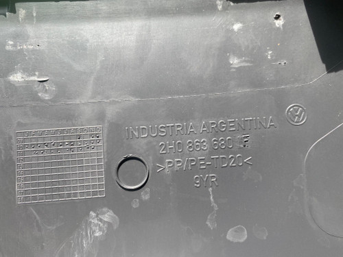 VW AMAROK USED GREY CENTRE CONSOLE COVER 2H0 863 680 F