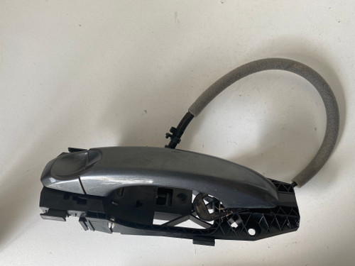 VW AMAROK USED RHR OUTER DOOR HANDLE WITH THE CARRIER 5N0 837 017 C IN NATURAL GREY  H7W