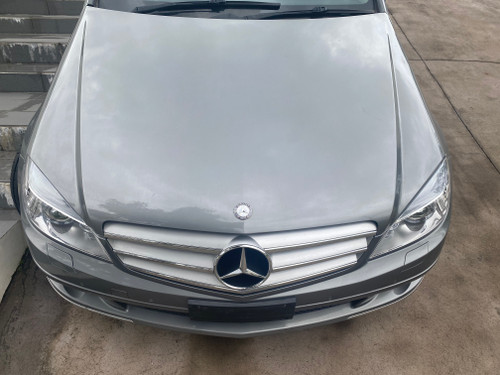 MERCEDES W 204 SEDAN USED BONNET IN GREY COLOUR 