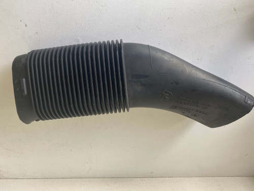BMW E70 X5 3L DIESEL USED AIR  INTAKE PIPE 1371 7 812 058 - 01  179 645 -10