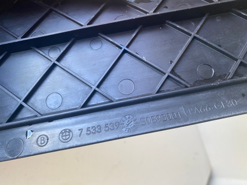 BMW X5 E70 USED UPPER RADIATOR COVER  7 533 539
