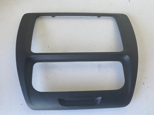 VW JETTA 2011 ON USED RADIO AC PANEL SURROUND PANEL 5C8 858 089 A