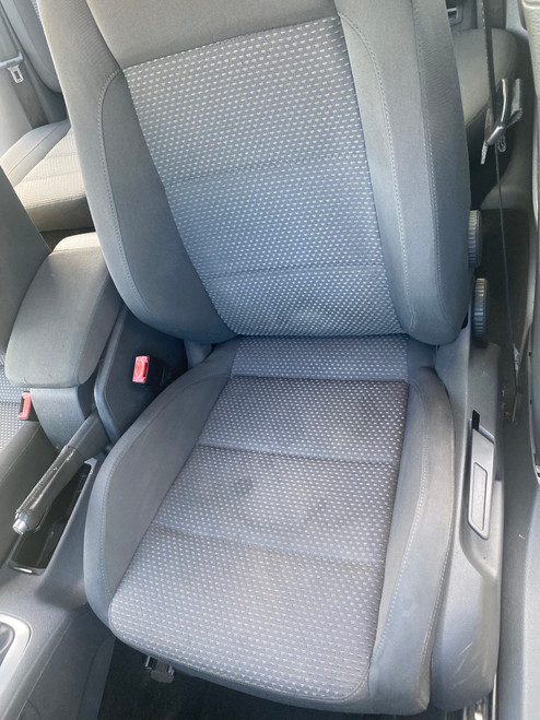 VW GOLF MK5 PACIFIC USED PASSANGER CLOTH SEAT 