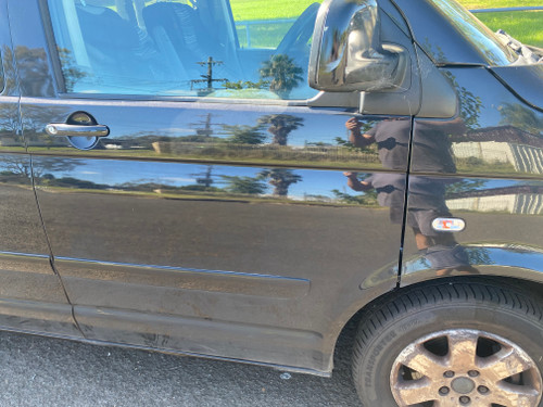 VW TRANSPORTER T5 EARLY USED RHF DOOR SHELL IN BLACK C 9Z PAINT CODE