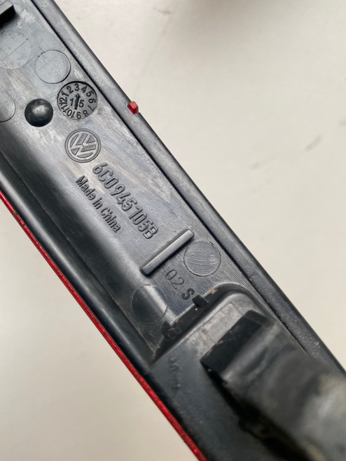 VW POLO 6R LATE USED LHR BAR REFLECTOR 6C0 945 105 B