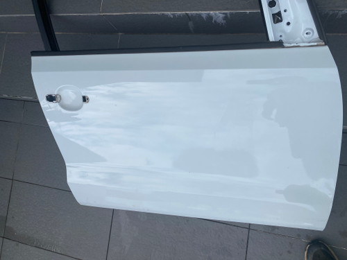 VW POLO 6R USED RHF DOOR SHELL IN WHITE C9A