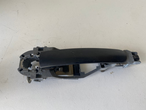 VW PASSAT GOLF MK4 USED RHF OUTER DOOR HANDLE CARRIER 3B0 837 885  886