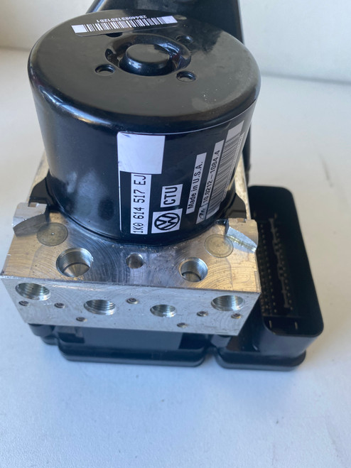 VW BEETLE 2012-2016 USED ABS PUMP 1K0 614 517 EJ  1K0 907 379 CC TRAVELLED 20000 KM 