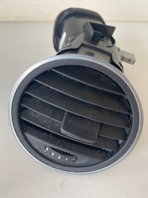 VW BEETLE A5 2012-2019 USED RH DASH AIR VENT 5C5 819 704 E  3Q7