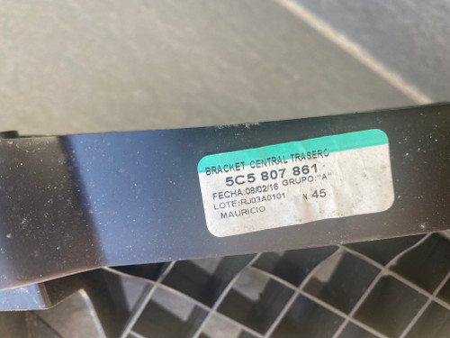 VW BEETLE 2012-2016 USED REAR BAR  CENTRE BRACKET 5C5 807 861