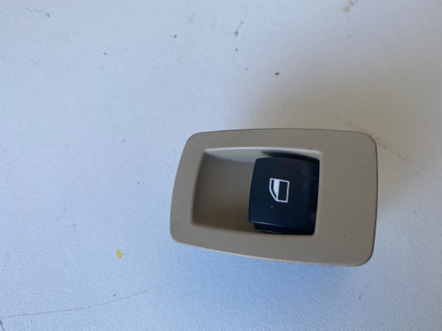 BMW X5 E70 USED LHF WINDOW SWITCH WITH CREAM SURROUND 6 945 876
