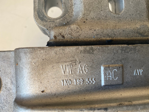 VW BEETLE 2012-2016 CTHD USED TRANSMISSION MOUNT 1K0 199 555 AC