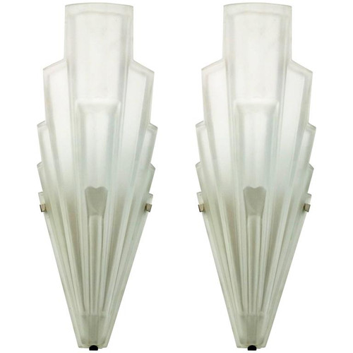 Pair of French Art Deco Wall Sconces by Sabino (large version)