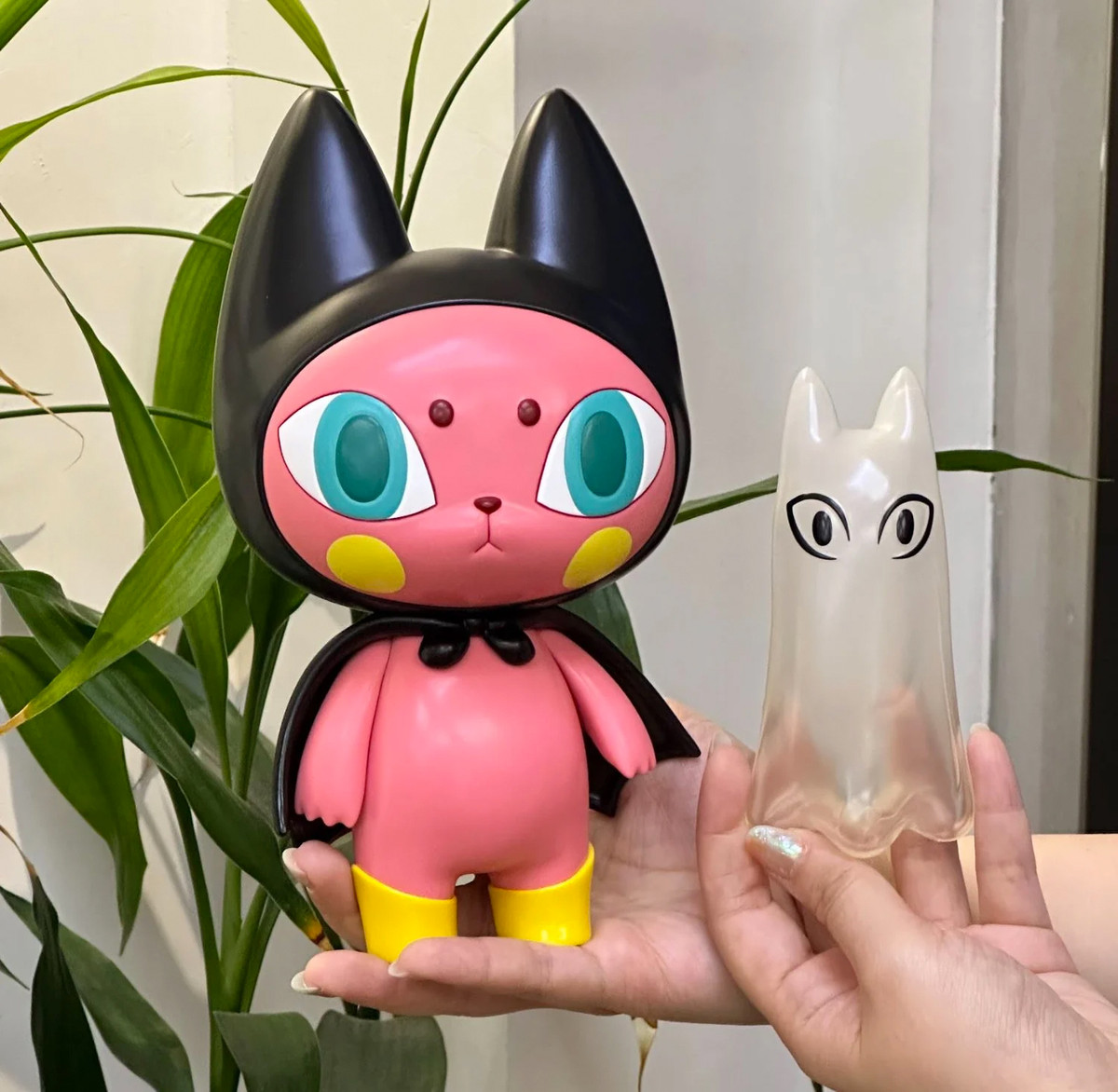 Badmeaw XL & Nope BITTER by Mueanfun Sapanake - myplasticheart