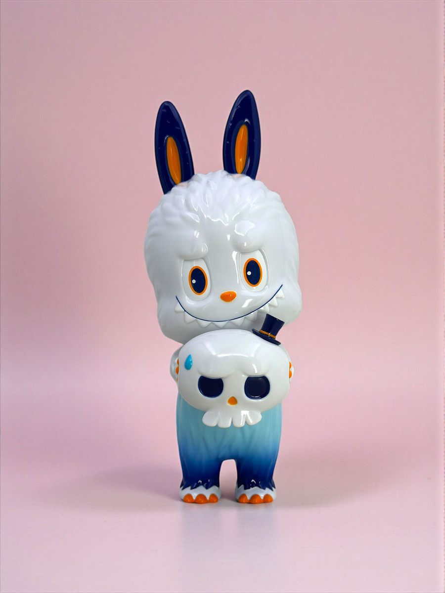 Labubu Winter by Kasing Lung - myplasticheart