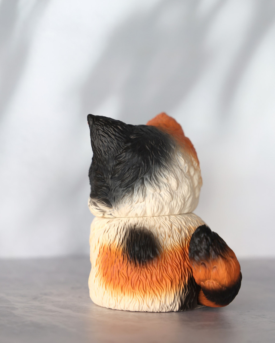 Taiga Sit Sit Mike by Yoyo Yeung - myplasticheart