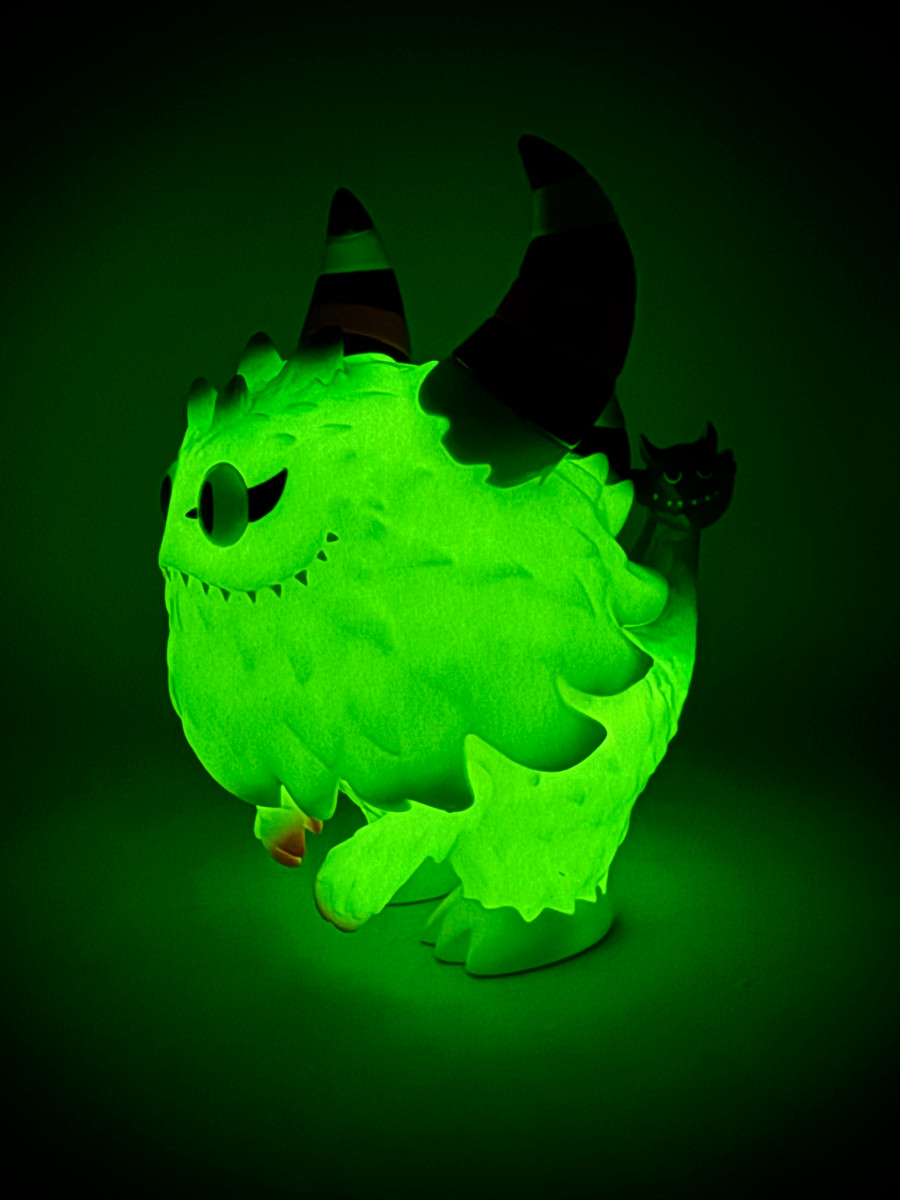 Rangeas Rex Jr. GID w/ Colorful Horn by T9G - myplasticheart