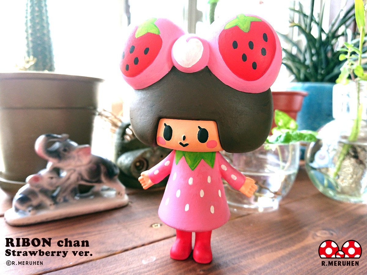Ribon-Chan Strawberry Ver. Hand Painted by Rieko Meruhen