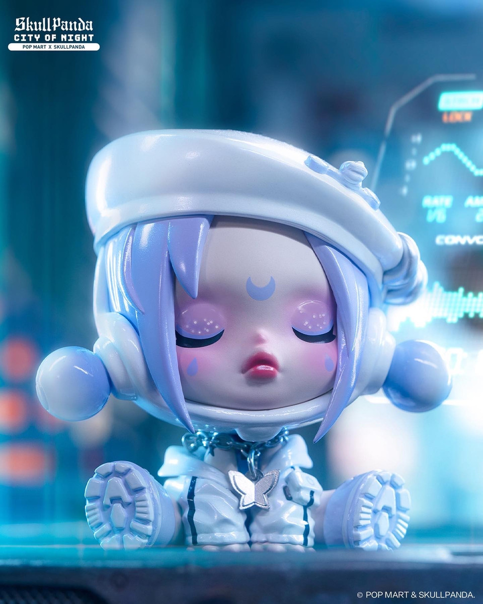POPMART CITY OF NIGHT SERIES SKULLPANDA FIGURINE DISPLAY BOX