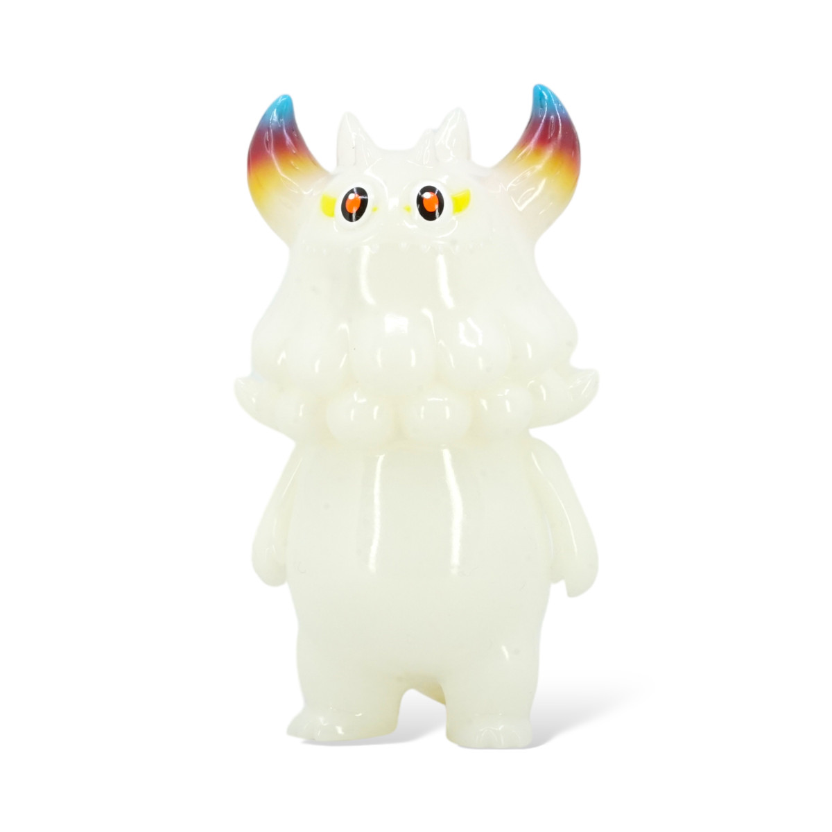 Rangeas Jr. White w/ Rainbow Horns by T9G - myplasticheart