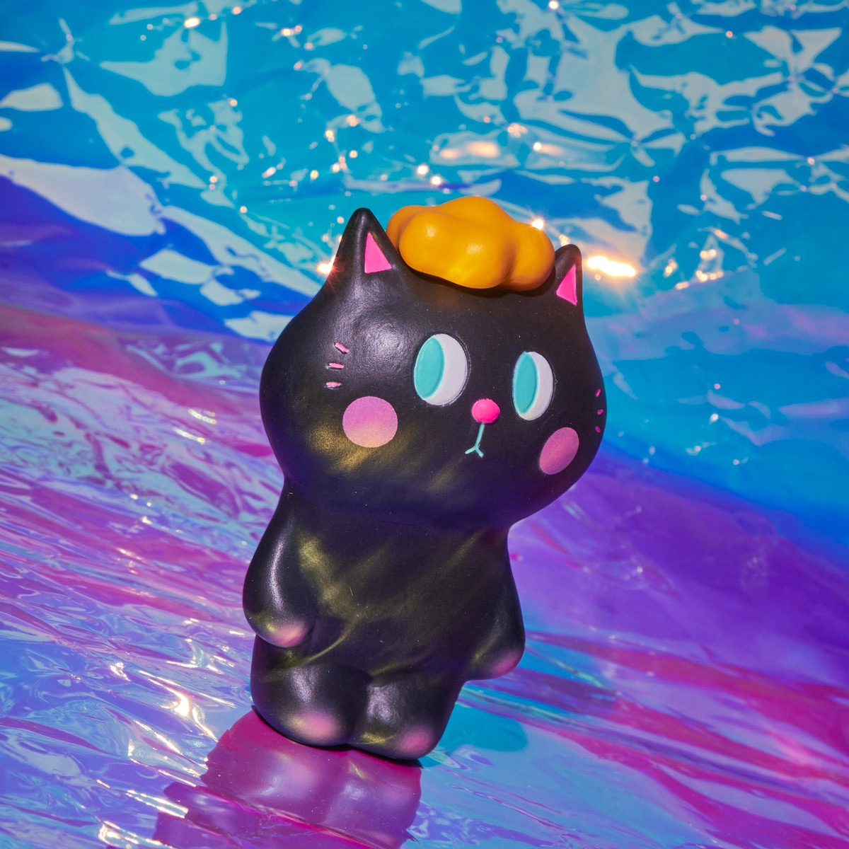 猫キヨ Kiyo Neko Black by Helen Tam - myplasticheart