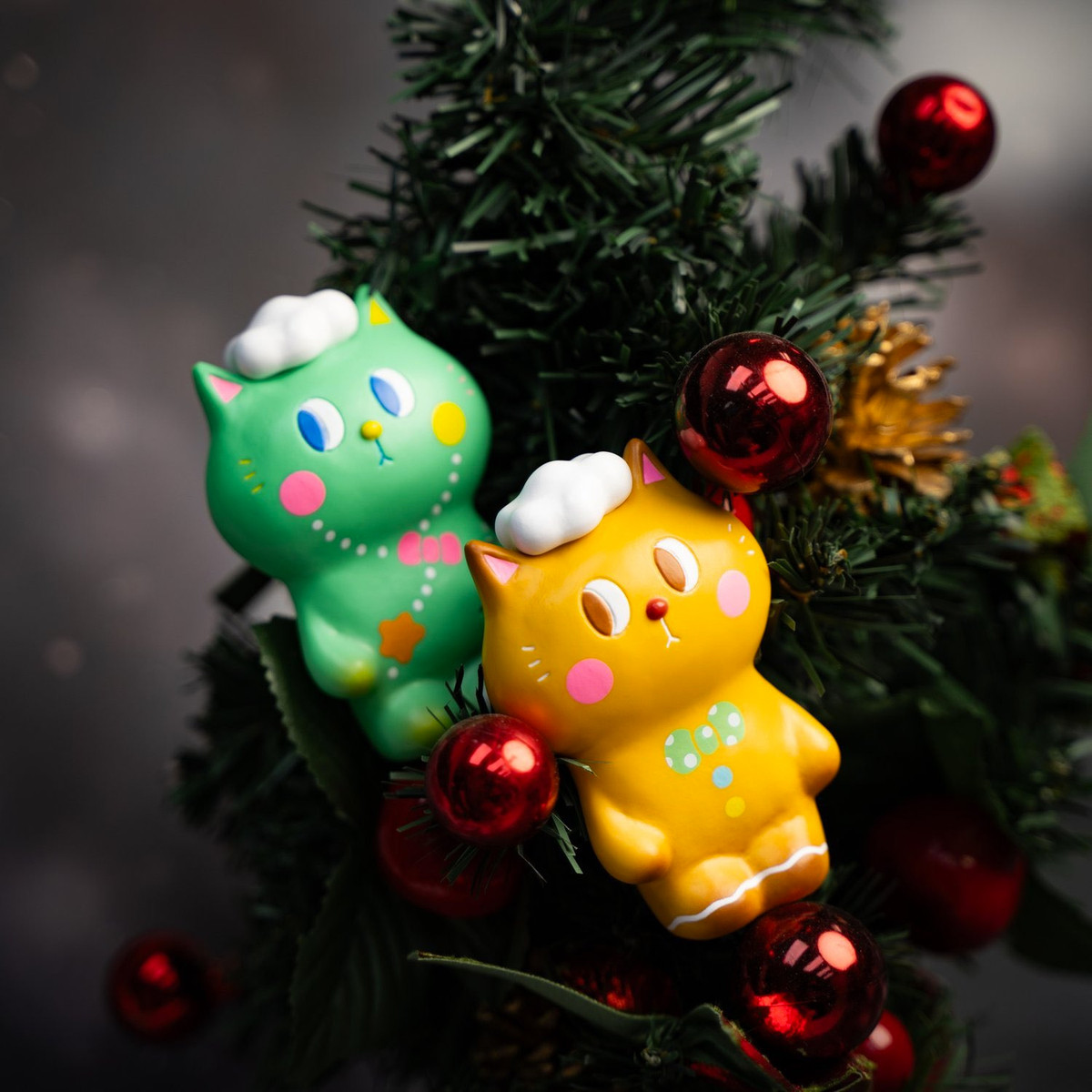 Kiyo Neko Christmas by Helen Tam - myplasticheart
