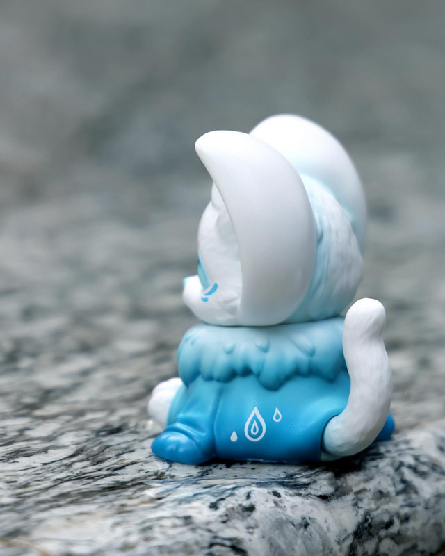 Yokat Sit Sit Shiny Scaled by Yoyo Yeung