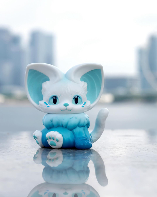 Yokat Sit Sit Shiny Scaled by Yoyo Yeung