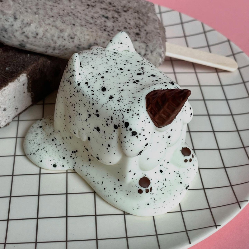 Cookies & Cream Ice Cream Cat by Rato Kim