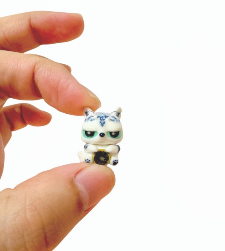 Micro Mia Manekineko Porcelain by Shabon Lee PRE-ORDER SHIPS Q4 2025
