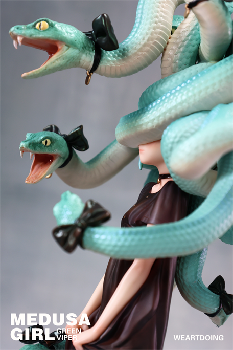 Medusa Girl Green Viper PRE-ORDER SHIPS Q4 2026