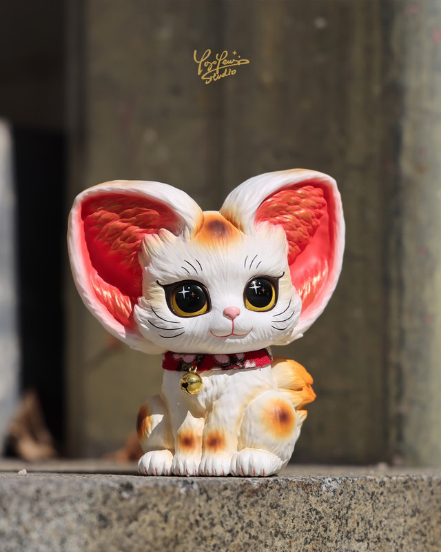 Megary Sit Sit Lucky Cat by Yoyo Yeung