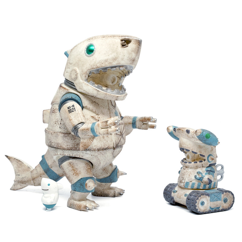 Ironclad Shark and Mecha Tank Shark Jr. Snow Fight by Momoco