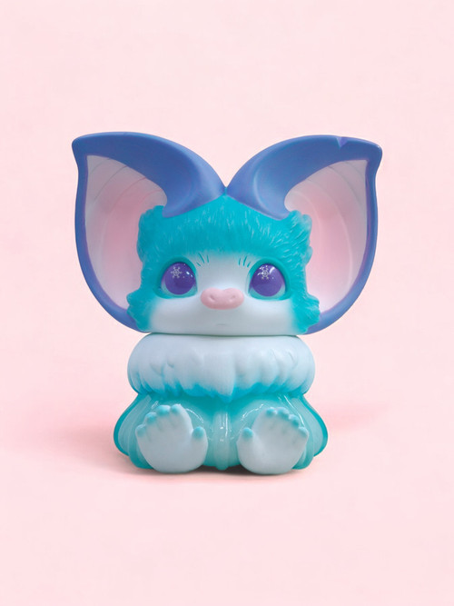 Yoki Sit Sit Icy Snow by Yoyo Yeung - myplasticheart
