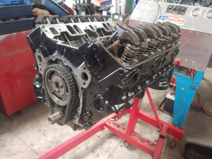 Small Block Chevy 305 5.0 Remanufactured Engine 1976-85 Complete Long Block