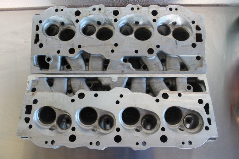 GM 3904392 L88/89 427 Big Block Chevy Rectangle Aluminum Cylinder Heads Corvette