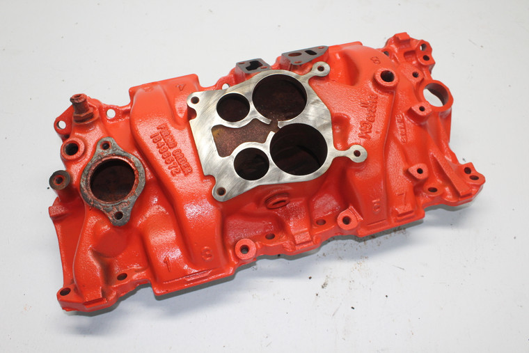GM 346249 Small Block Chevy L48 L82 Cast Iron Q-Jet Intake Manifold