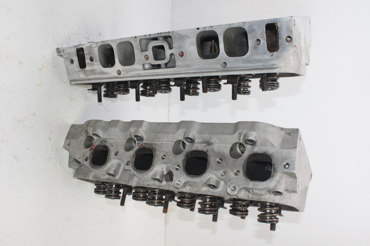 GM 12363391 Big Block Chevy Bowtie Aluminum Cylinder Heads Oval Port