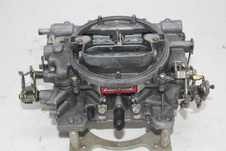 Edelbrock 1405  Performer Carburetor 600 cfm 4-Barrel Square Bore Manual Choke