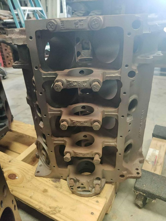 Mopar 4387330-31822 Small Block 318 Standard Bore Engine Block