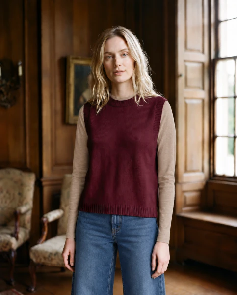 Ochre Knitwear Lula Sleveless Vest with Moss Stitch - Burgundy