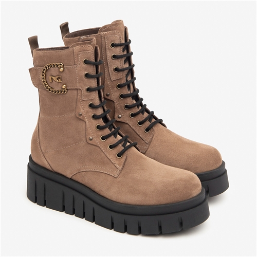 NeroGiardini Sulmona Boot with Black Sole